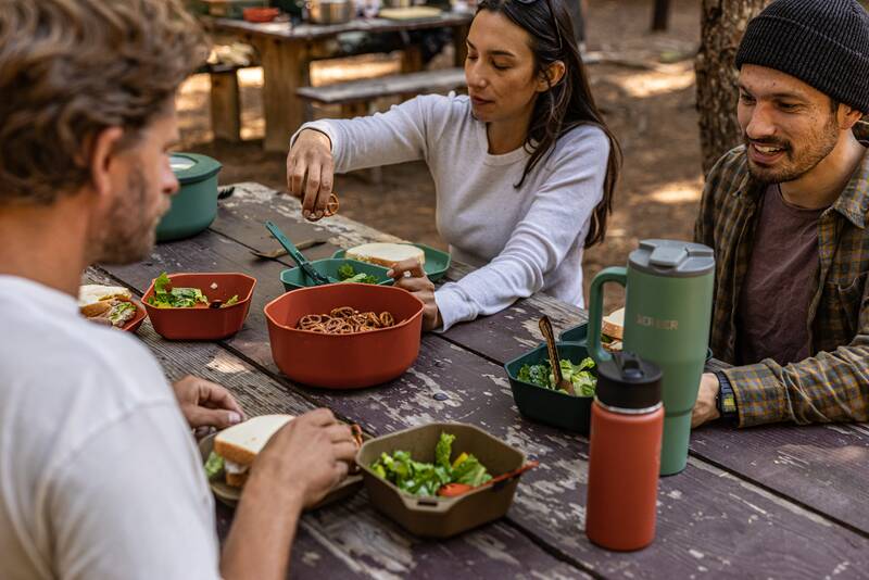 Compleat tableware set with a group