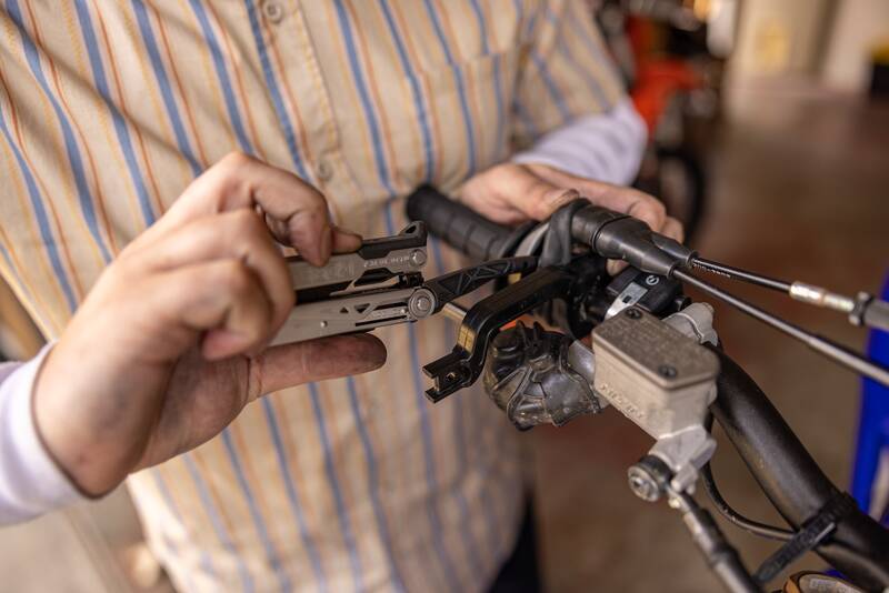 Center-Drive fixing a motorcycle